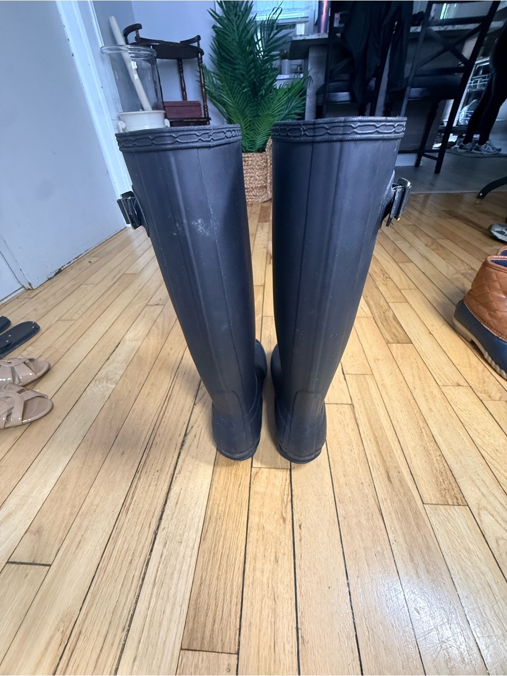 Hunter Original Tall rain boots in matte black. - Picture 5 of 11